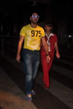 Yuvraj Singh cool casual look snapped at domestic airport on 22nd Dec 2011 (4).JPG